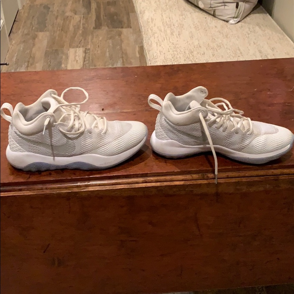 nike basketball shoes